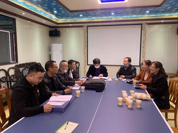 省、市、區(qū)殘聯(lián)**一行來十堰恐龍化工環(huán)氧地坪施工廠家檢查指導(dǎo)工作