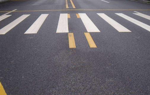 為什么道路上要進(jìn)行標(biāo)線施工呢？有什么作用呢？
