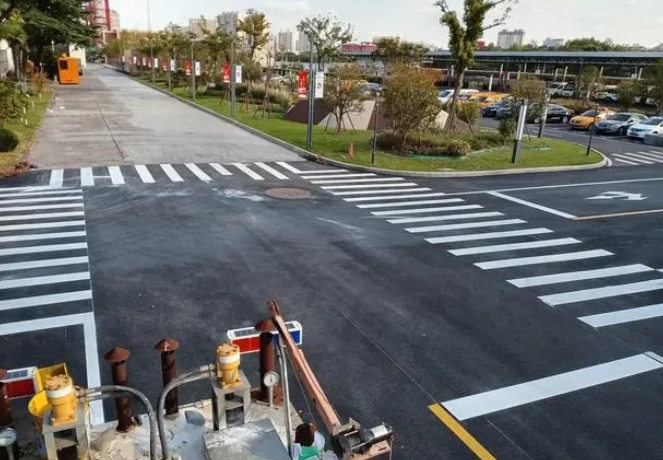 10種常見的道路標(biāo)線，看看你認(rèn)識多少？